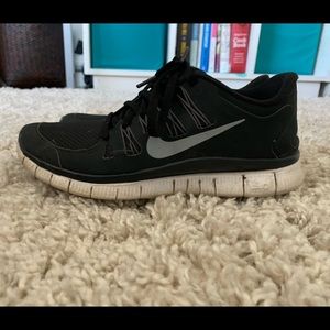 Women’s Nike Free Run Sneakers